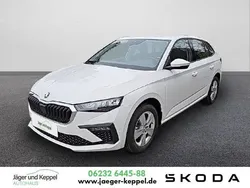Weiß Gebraucht 2024 Skoda Scala Essence Kleinwagen | 19.900 € (Fairer Preis)