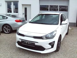 Weiß Gebraucht 2023 Kia Rio Limousine | 12.999 € (Fairer Preis)