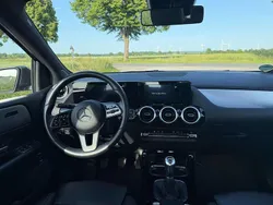 Grau Gebraucht 2019 Mercedes B180 Style Van / Kleinbus | 17.300 € (Superpreis)