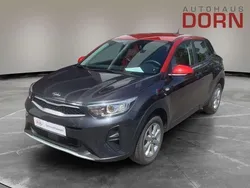 Graphite met. / rot Gebraucht 2020 Kia Stonic Advance SUV | 13.800 € (Fairer Preis)