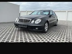 Blau Gebraucht 2005 Mercedes E220 Avantgarde Limousine | 3.800 € (Fairer Preis)