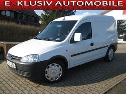 Weiß Gebraucht 2008 Opel Combo Van / Kleinbus | 6.280 €