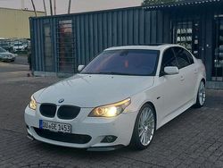 Weiß Gebraucht 2009 BMW 530 M Sport Limousine | 17.900 €
