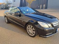 Obsidianschwarz metalliclack Gebraucht 2011 Mercedes E200 Cabrio | 12.800 € (Guter Preis)