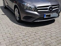 Grau Gebraucht 2015 Mercedes A180 Urban Limousine | 14.300 € (Fairer Preis)