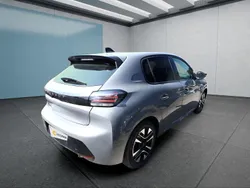 Grau Neu 2025 Peugeot 208 Allure Kleinwagen | 18.599 € (Superpreis)