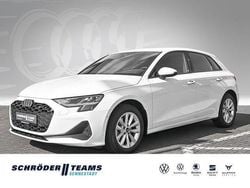 Weiß Gebraucht 2024 Audi A3 Sport Limousine | 30.890 € (Guter Preis)