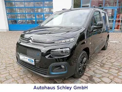 Schwarz Gebraucht 2023 Citroën e-Berlingo Shine Van / Kleinbus | 25.990 € (Teuer)