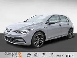 Grau Gebraucht 2023 VW Golf VIII Style Limousine | 24.630 € (Guter Preis)