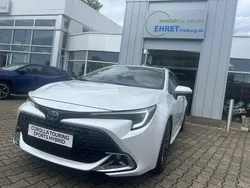 Weiß Neu 2024 Toyota Corolla Style Limousine | 31.500 €
