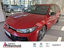 Rot Gebraucht 2024 VW Passat R-line Kombi | 42.990 €