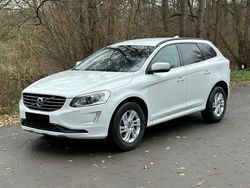 Weiß Gebraucht 2016 Volvo XC60 Momentum SUV | 11.800 € (Superpreis)