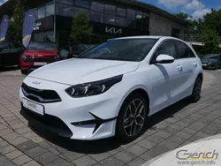 Weiß Neu 2025 Kia Ceed Limousine | 27.990 € (Teuer)