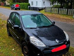 Schwarz Gebraucht 2010 Renault Clio III Limousine | 3.333 € (Fairer Preis)