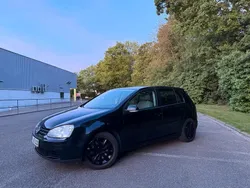 Schwarz Gebraucht 2005 VW Golf IV Kleinwagen | 3.800 € (Fairer Preis)