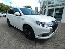 Weiß Gebraucht 2019 Mitsubishi Outlander P-HEV Intro Edition SUV | 20.890 € (Fairer Preis)