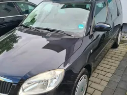 Schwarz Gebraucht 2010 Skoda Roomster Kombi | 2.450 € (Teuer)
