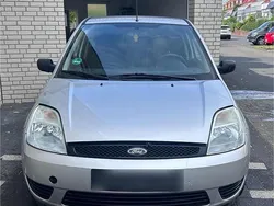 Grau Gebraucht 2005 Ford Fiesta Kleinwagen | 390 € (Superpreis)