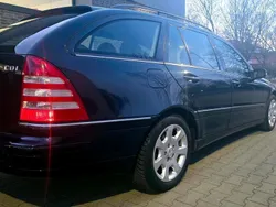 Schwarz Gebraucht 2004 Mercedes C220 Elegance Kombi | 4.980 € (Teuer)