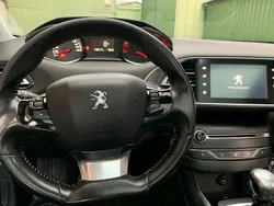 Blau Gebraucht 2015 Peugeot 308 Limousine | 7.000 €