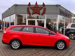 Rot Gebraucht 2013 Ford Focus Titanium Limousine | 6.950 € (Fairer Preis)