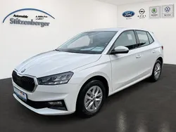 Weiß Gebraucht 2024 Skoda Fabia Selection Limousine | 18.990 € (Fairer Preis)