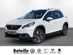 Weiß Gebraucht 2018 Peugeot 2008 Allure SUV | 12.470 € (Etwas zu teuer)