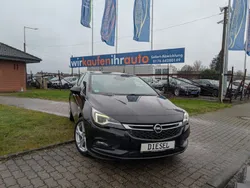 Schwarz Gebraucht 2016 Opel Astra Innovation Limousine | 8.499 € (Fairer Preis)