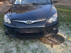 Schwarz Gebraucht 2011 Hyundai i30 Limousine | 3.200 € (Fairer Preis)