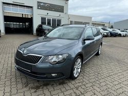 Grau Gebraucht 2015 Skoda Superb Exclusive Kombi | 14.900 € (Fairer Preis)