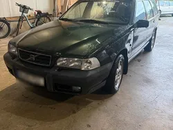 Grün Gebraucht 1998 Volvo XC70 SUV | 6.499 €