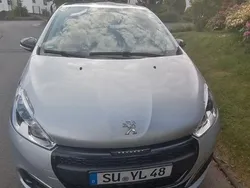 Silber Gebraucht 2017 Peugeot 208 Active Kleinwagen | 6.500 € (Fairer Preis)
