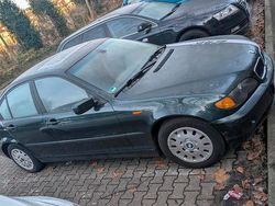 Grün Gebraucht 2003 BMW 316 Limousine | 500 €