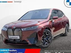 Rot Gebraucht 2021 BMW iX Sport Line SUV | 44.900 € (Teuer)