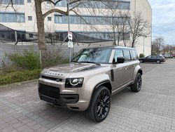 Braun Neu 2025 Land Rover Defender SUV | 176.900 €