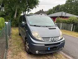 Grau Gebraucht 2012 Renault Traffic Van / Kleinbus | 12.000 €