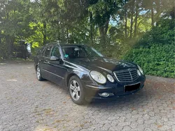 Schwarz Gebraucht 2006 Mercedes E220 Avantgarde Kombi | 4.449 € (Fairer Preis)
