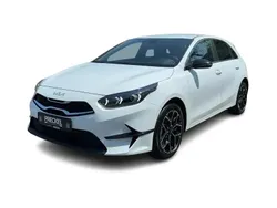 Weiß Neu 2025 Kia Ceed Limousine | 20.650 € (Guter Preis)