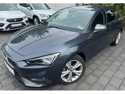 Grau Gebraucht 2024 Seat Leon FR Limousine | 27.450 € (Fairer Preis)