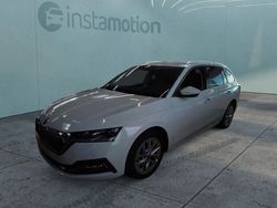 Weiß Gebraucht 2023 Skoda Octavia Style Kombi | 34.129 € (Teuer)