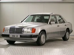 Silber Gebraucht 1991 Mercedes 200 Limousine | 23.950 €