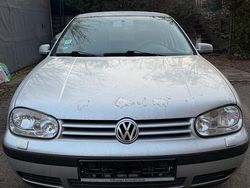 Silber Gebraucht 2000 VW Golf Limousine | 1.499 € (Fairer Preis)
