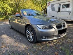 Grau Gebraucht 2009 BMW 325 Cabriolet Performance Cabrio | 10.900 € (Guter Preis)
