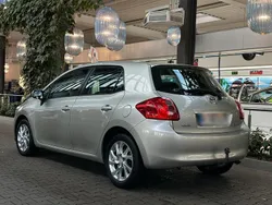 Silber Gebraucht 2010 Toyota Auris Limousine | 5.500 €