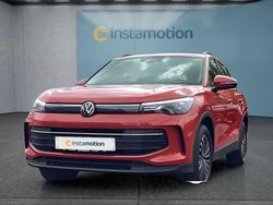 Rot Gebraucht 2024 VW Tiguan SUV | 37.149 € (Fairer Preis)