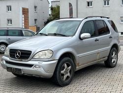 Silber Gebraucht 2002 Mercedes ML270 SUV | 2.799 € (Superpreis)