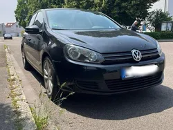 Schwarz Gebraucht 2011 VW Golf VI Limousine | 5.200 € (Fairer Preis)
