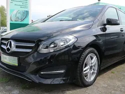 Kosmosschwarz metalliclack Gebraucht 2017 Mercedes B180 Van / Kleinbus | 14.990 € (Fairer Preis)