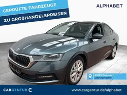 Quarz grau Gebraucht 2021 Skoda Octavia Ambition Limousine | 26.590 € (Fairer Preis)