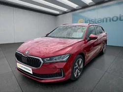 Rot Gebraucht 2024 Skoda Superb Kombi | 33.699 € (Superpreis)
